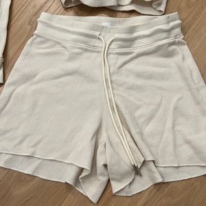 MATE lounge shorts in cream